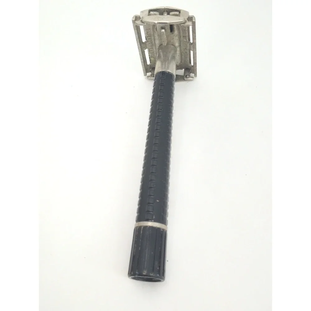 Vintage SCHICK Double Edge Safety Razor Black Twist Open TTO Handle USA